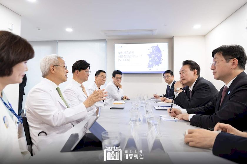 심장 전문 <b>부천세종병원</b> 찾은 윤석열 <b>대통령</b>