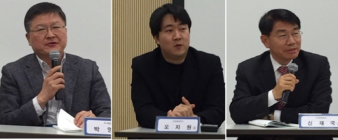 사진 왼쪽부터 박영민 前 단장, 오지원 교수, 신재국 교수